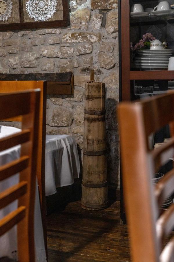 Bujtina Kodiket Guesthouse Berat Exteriör bild
