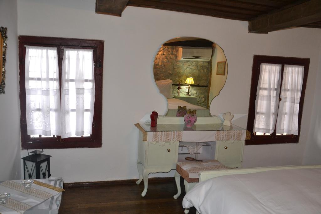 Bujtina Kodiket Guesthouse Berat Exteriör bild